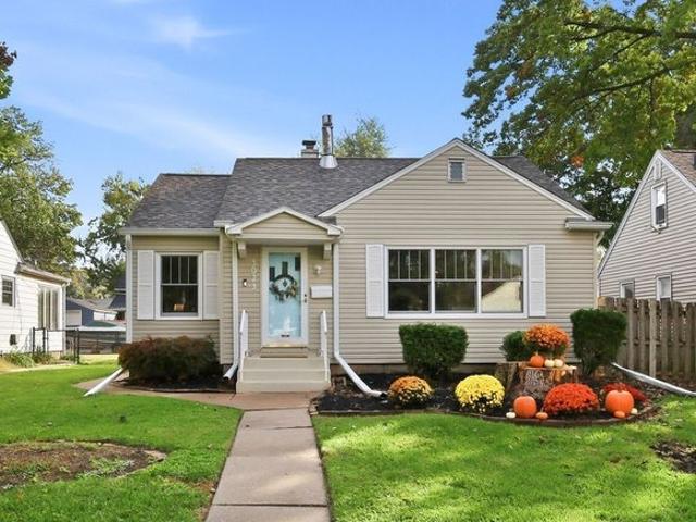 House for sale in Davenport, Scott County