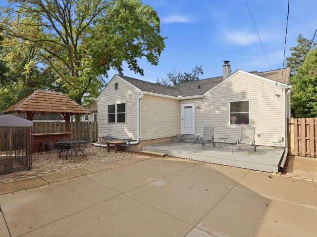 House for sale in Davenport, Scott County