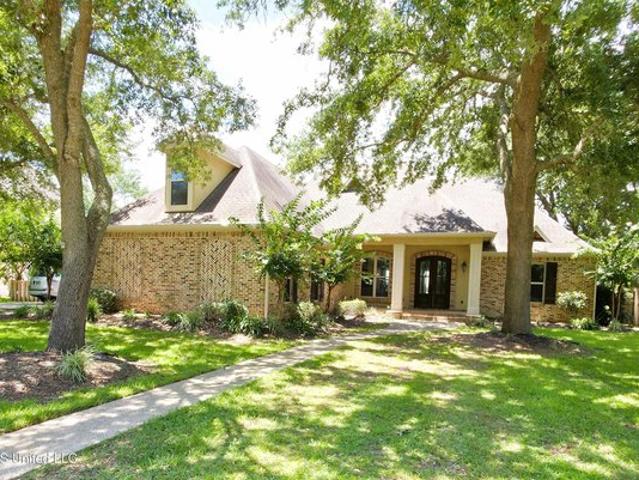 House for sale in Ocean Springs, Mississippi
