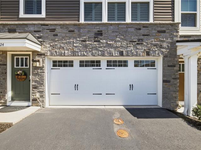 Townhouse for sale in Indianola, Pennsylvania