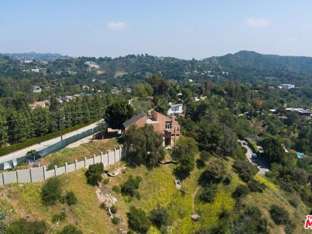 House for sale in Sherman Oaks Neighborhood Council District, Beverly Hills