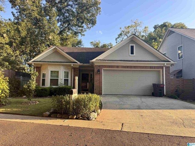 House for sale in Cahaba Heights, Vestavia Hills