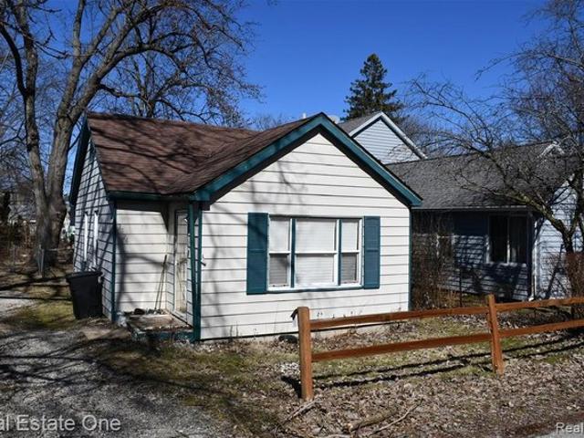 House for sale in Keego Harbor, Michigan