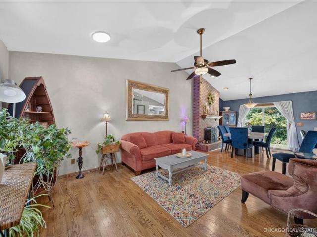 House for sale in Mchenry, Illinois
