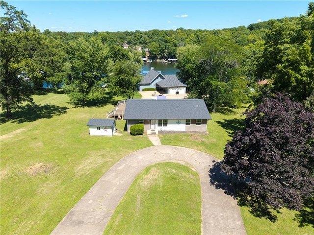 House for sale in Gravois Mills, Missouri