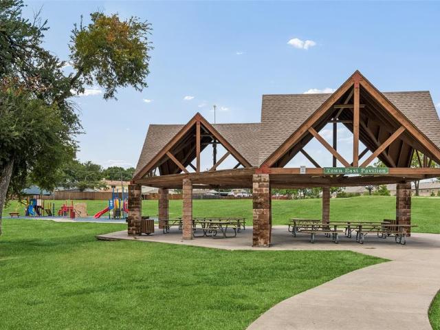 Townhouse for sale in Mesquite, Texas