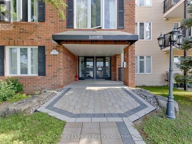 Condo for sale in Renfrew, Ontario