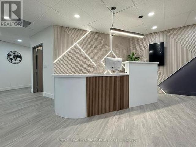Commercial for rent in Burlington, Ontario