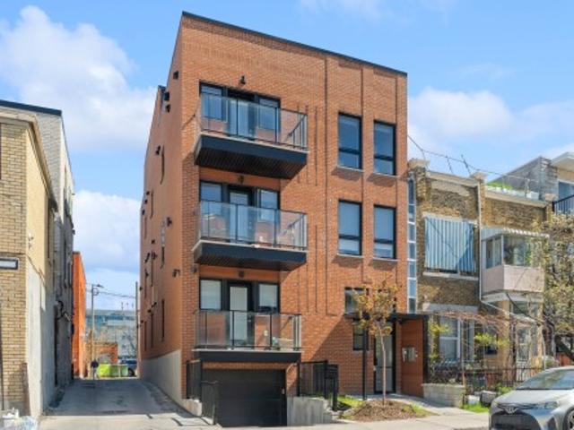 Property for rent in Parc-Extension, Montréal