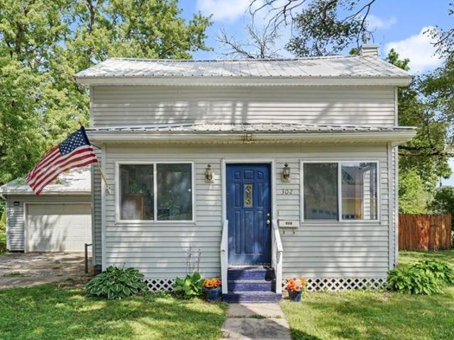 House for sale in Independence, Iowa