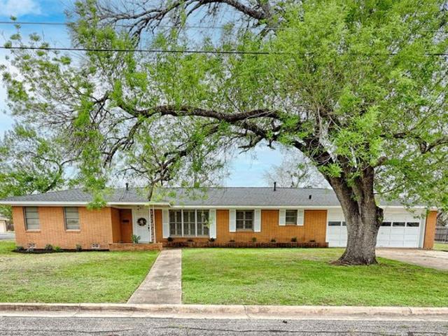 House for sale in Schulenburg, Fayette County