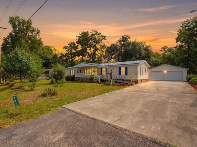 House for sale in Bonneau, South Carolina
