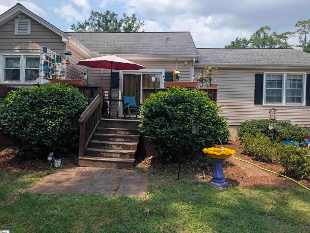 House for sale in Campobello, South Carolina
