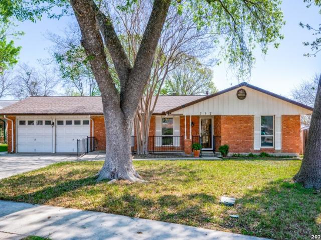 House for sale in Universal City, Texas