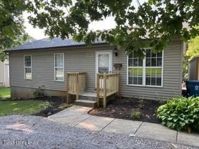 House for sale in La Grange, Kentucky