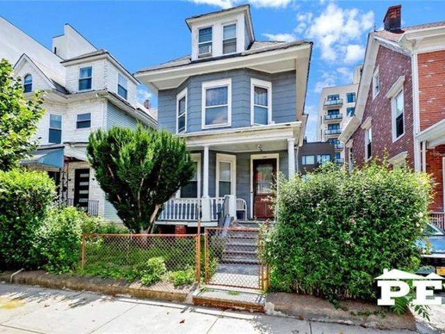 House for sale in Arverne, New York