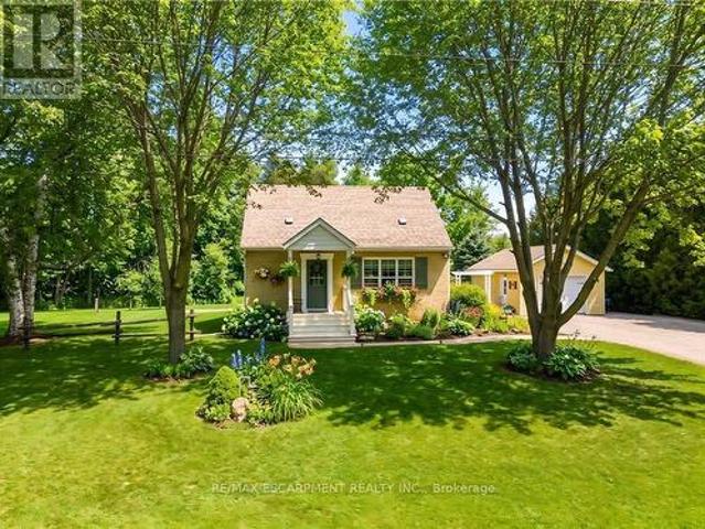 House for sale in Ontario