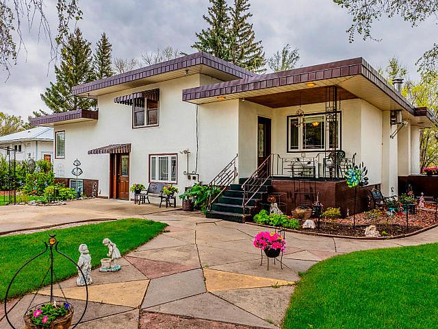 House for sale in Alberta