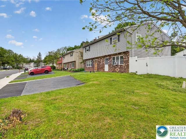 Townhouse for sale in Lehigh, Pennsylvania