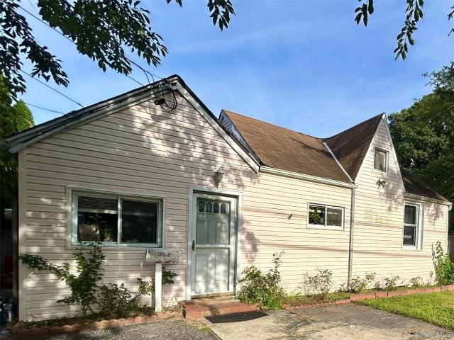 House for sale in Bohemia, New York