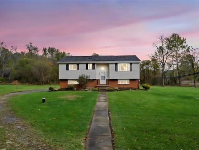 House for sale in Finleyville, Washington County