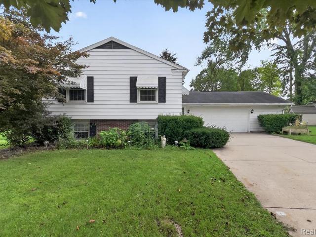 House for sale in Tecumseh, Lenawee County
