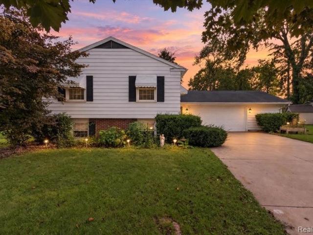 House for sale in Tecumseh, Lenawee County