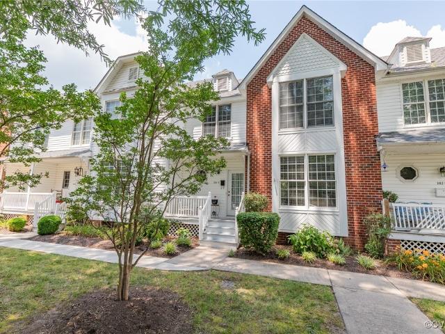 Townhouse for sale in Ashland
