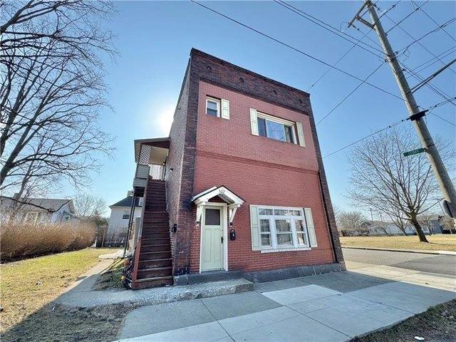 House for sale in New Castle, Pennsylvania