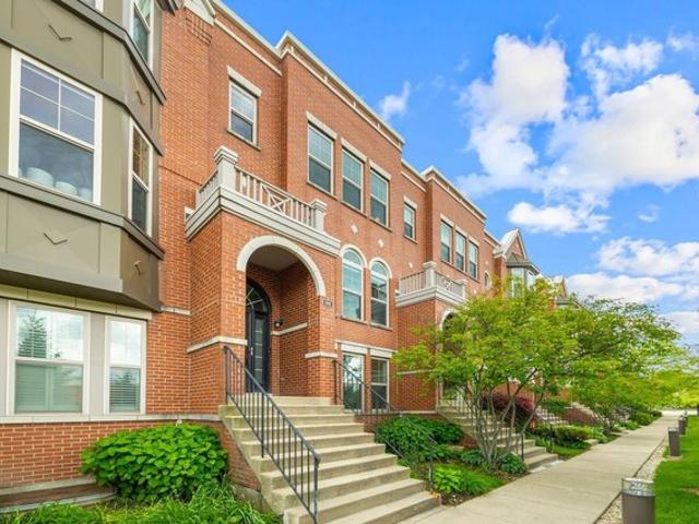 Townhouse for rent in Morton Grove, Illinois