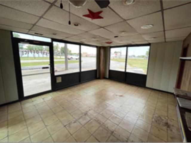 Commercial for sale in Clarence, Missouri