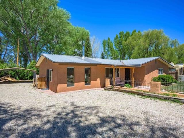 House for sale in El Prado, New Mexico