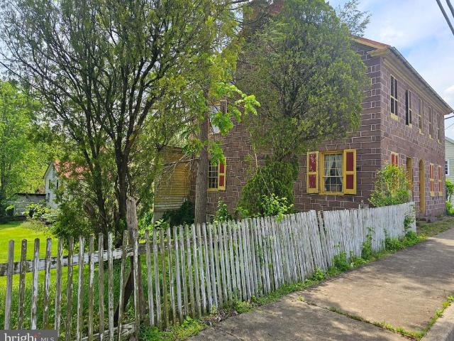 House for sale in Lewisberry