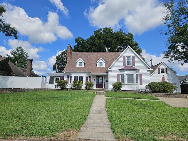 House for sale in Carmi, Illinois