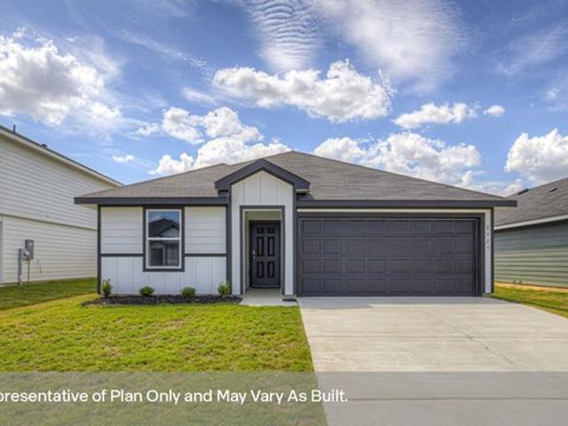 House for sale in Luling, Texas