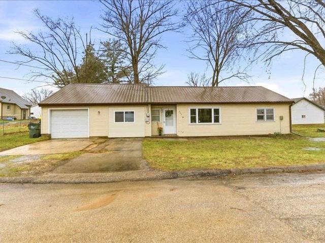 House for sale in Juneau, Wisconsin
