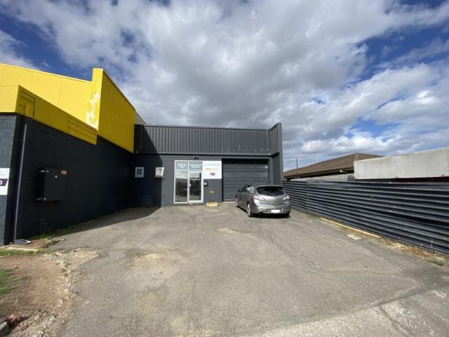 Warehouse for rent in Flinders Park, Adelaide
