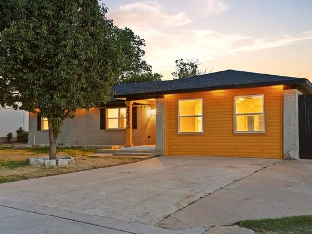 House for sale in Farmers Branch, Texas