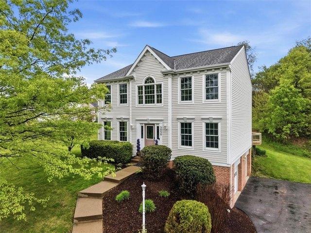 House for sale in Bridgeville, Pennsylvania