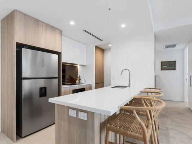 Apartment for rent in Paradise Point, Gold Coast City