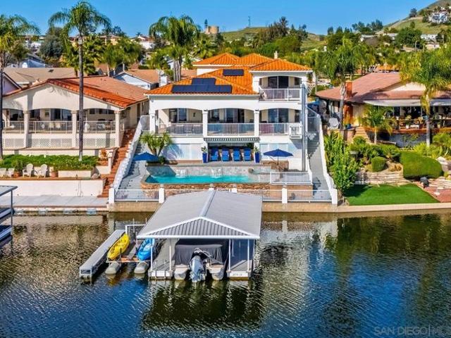 House for sale in Canyon Lake, California