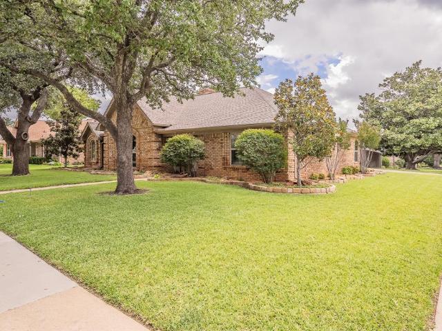 House for sale in Bedford, Texas