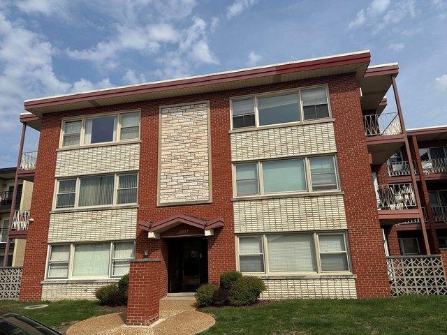 Condo for sale in River Grove, Illinois