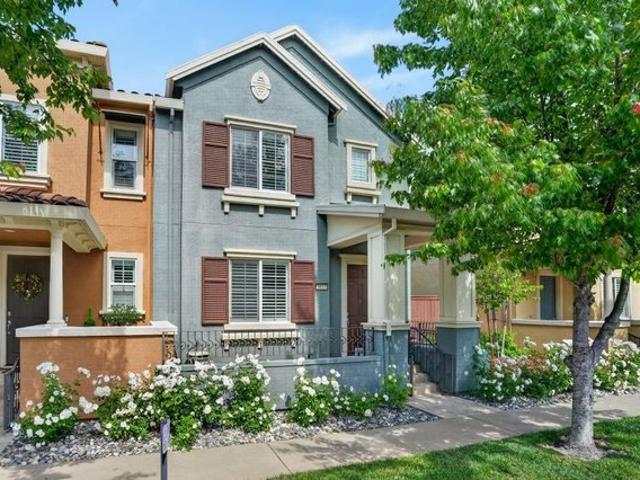 Townhouse for sale in Roseville, California