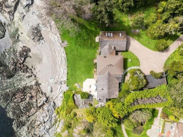 House for sale in Saanich, British Columbia