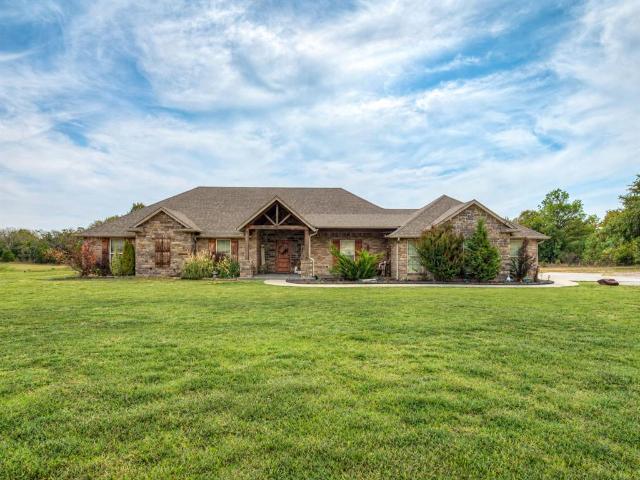House for sale in Bethel Acres, Pottawatomie County