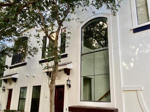 Townhouse for sale in Dallas, Texas