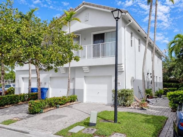 Townhouse for sale in Riviera Beach, Palm Beach County