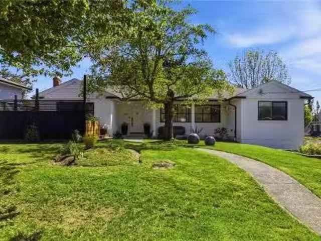 House for sale in Victoria, British Columbia