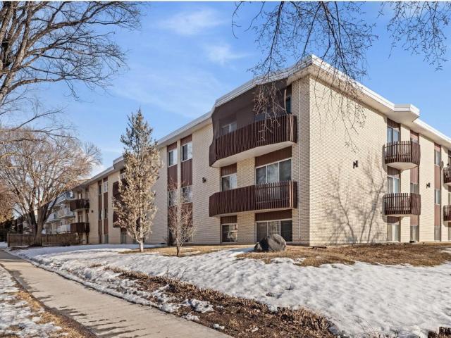 Apartment for sale in Wedgewood, Alberta